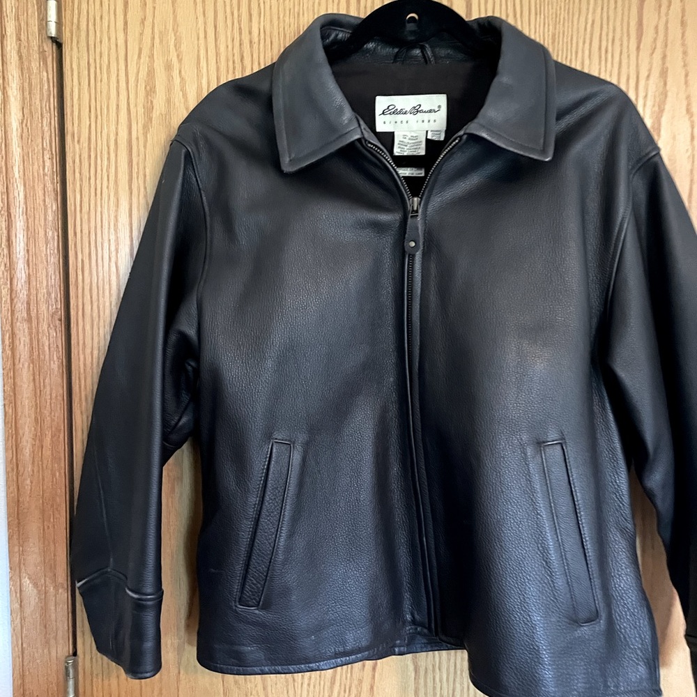 Women’s Eddie Bauer leather bomber jacket